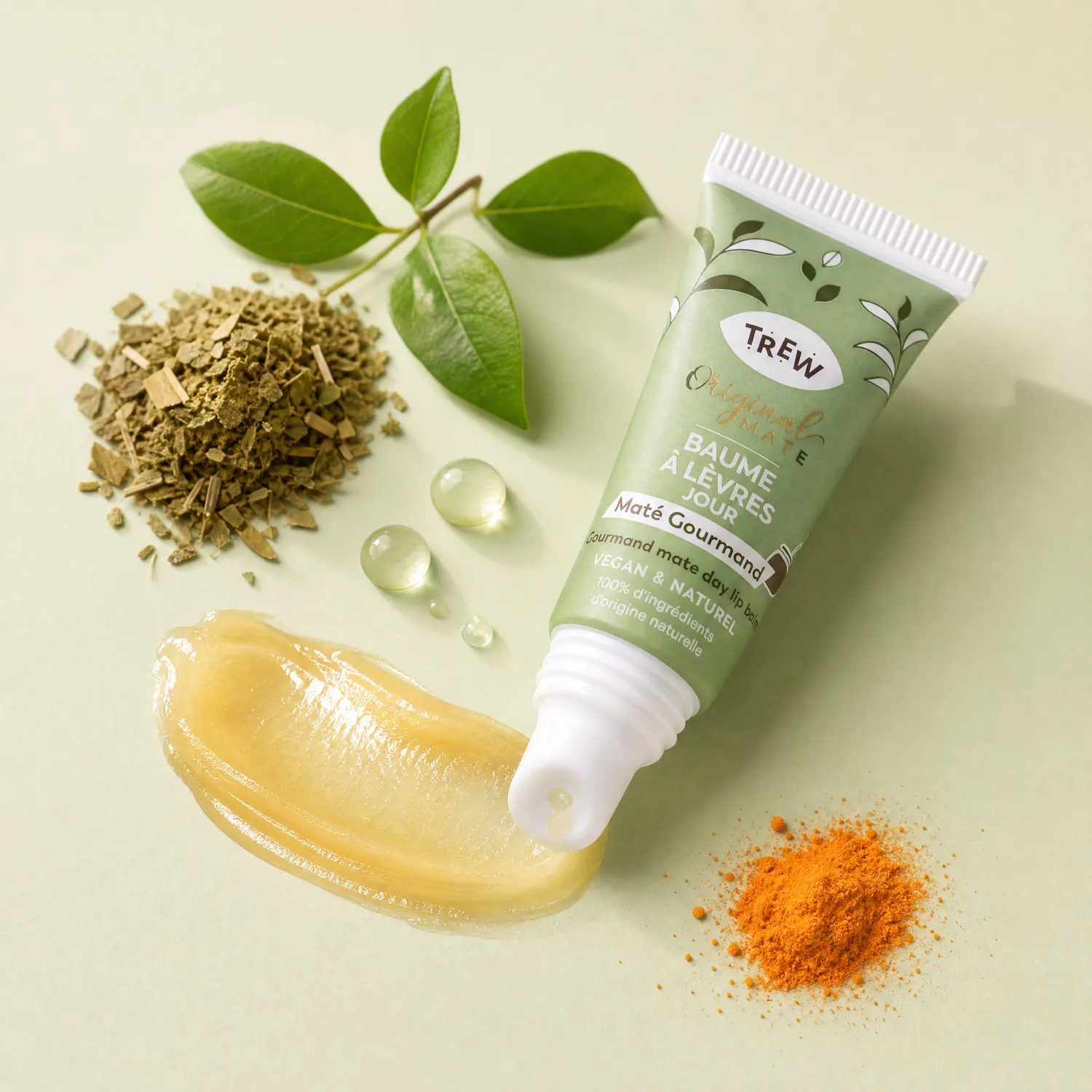 Baume lèvres TREW Maté Gourmand tube vert texture dorée mate